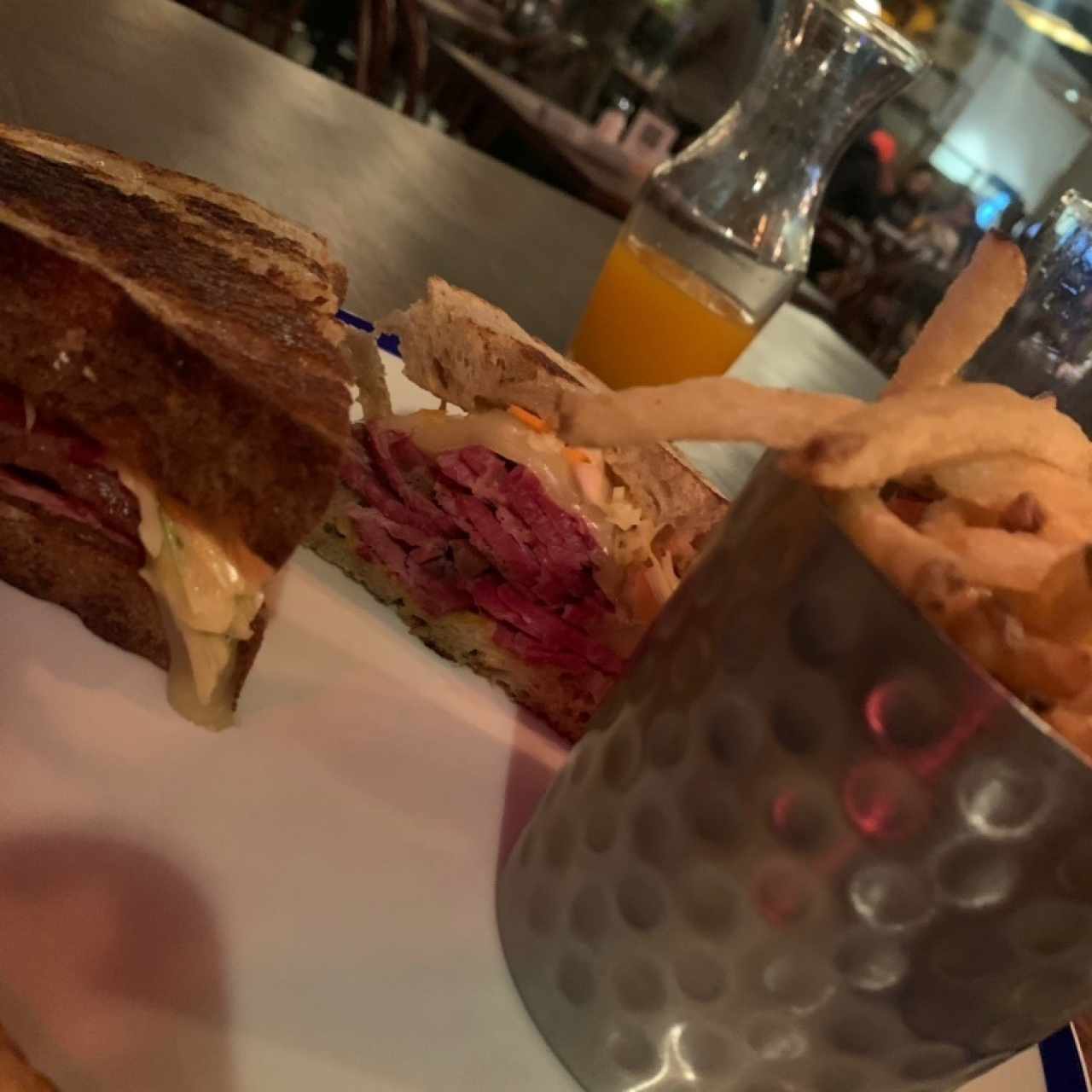 Sanduche de Corned beef