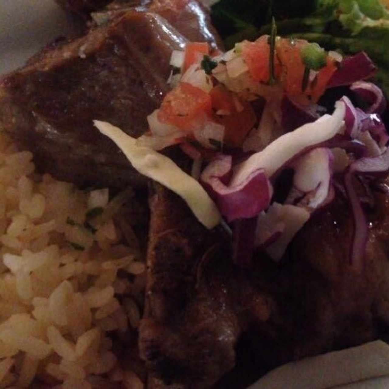 Costillas en salsa de jamaica