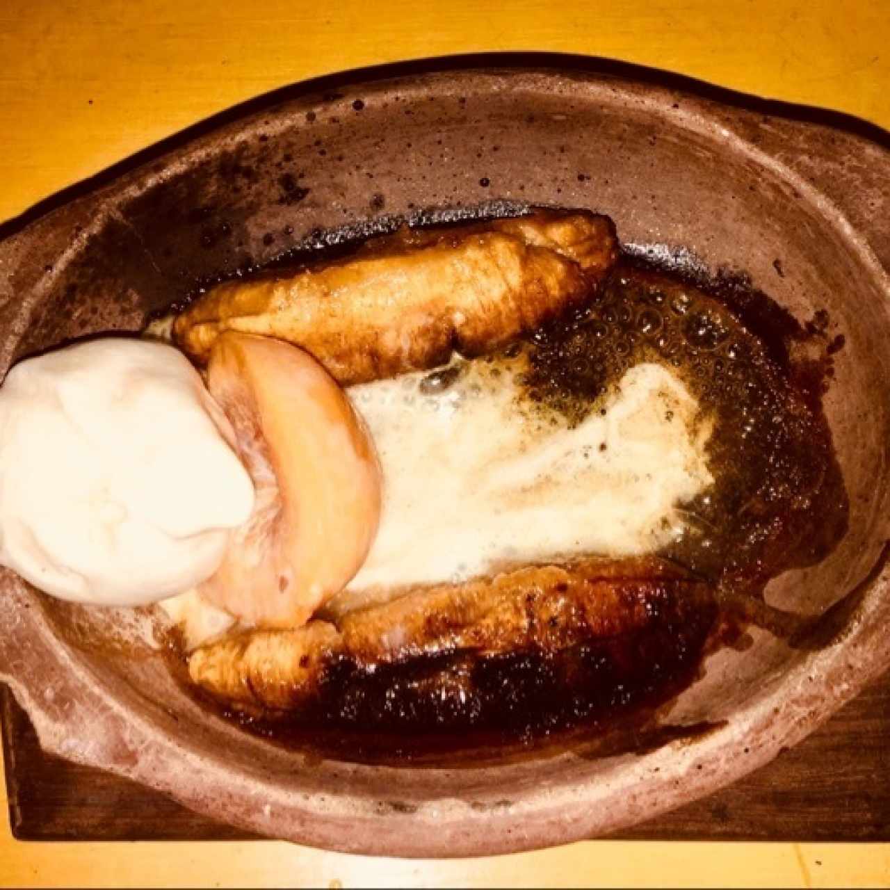 Plátanos asados con helado