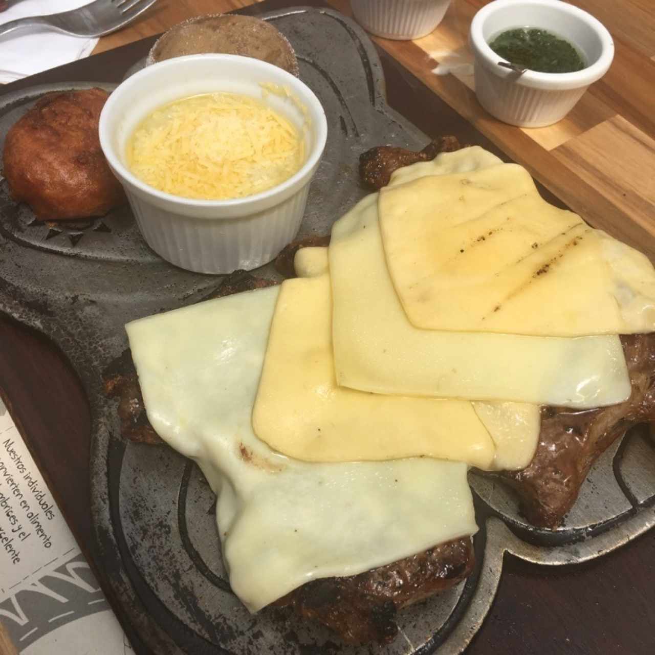 Churrasco con salsa tres quesos