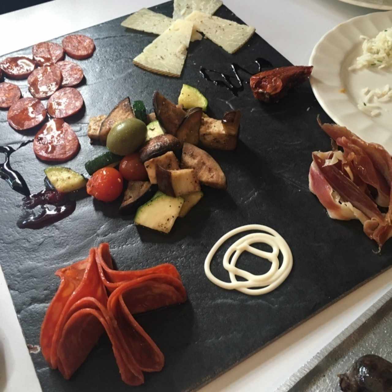 tabla de jamon ( carta de tapas la macarena)