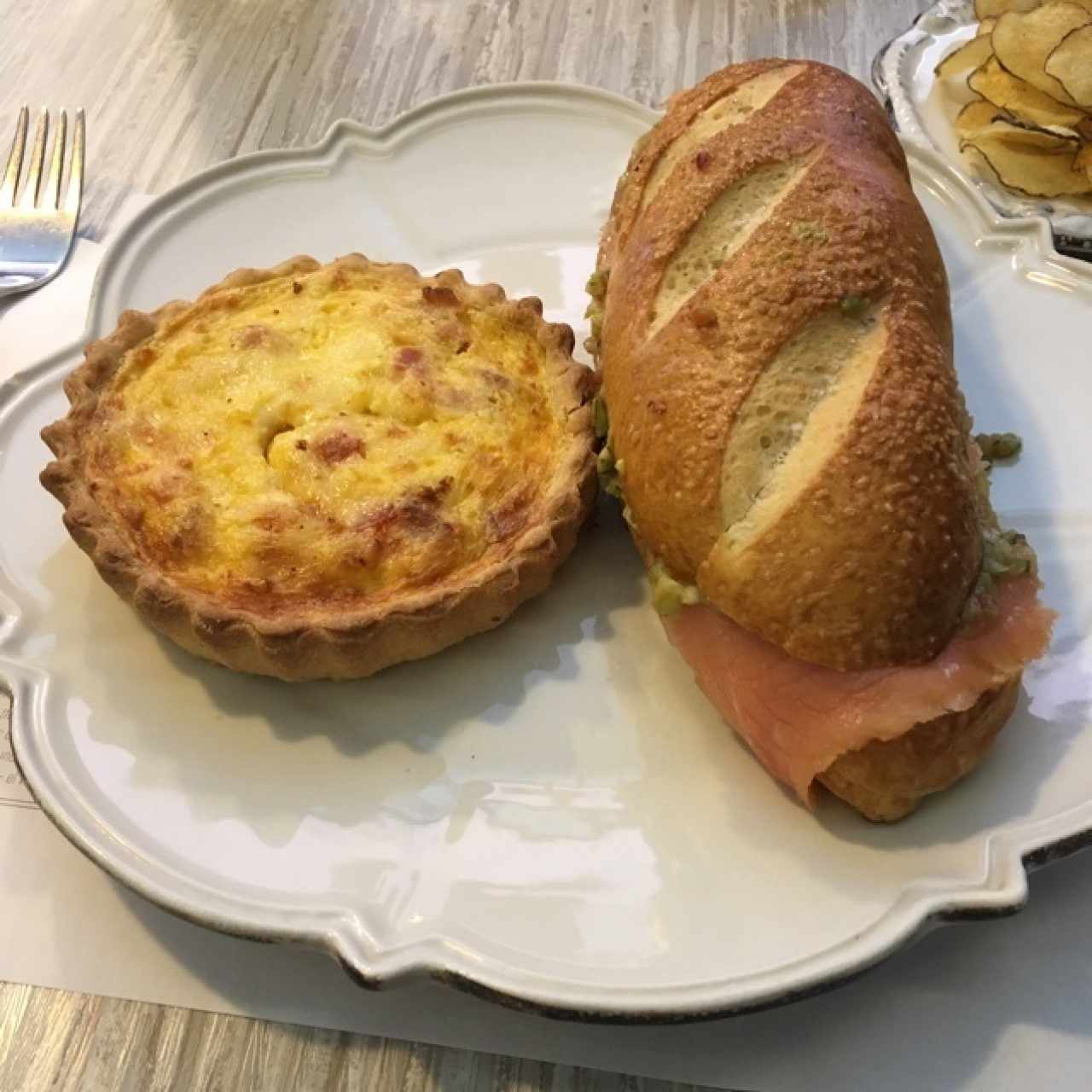 quiche y sandwich de salmon 