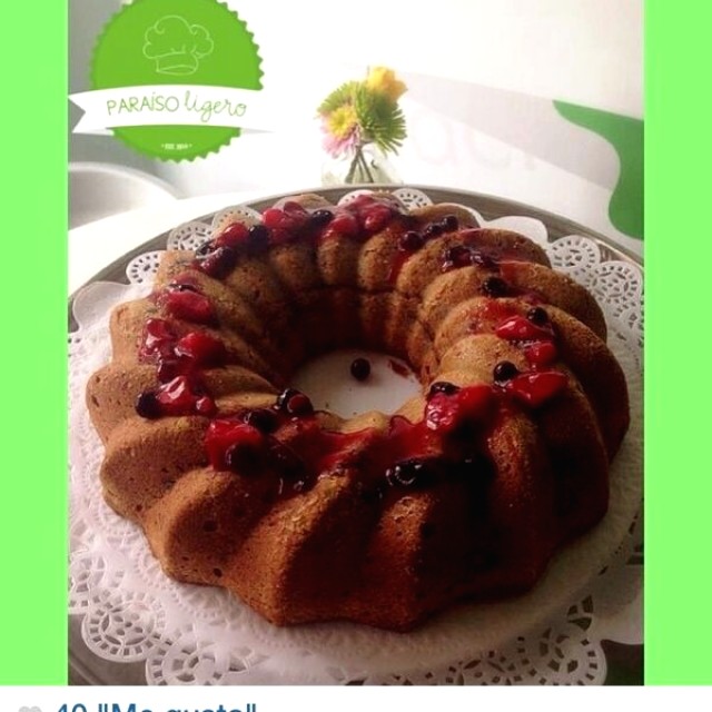 Torta de Agraz con topping de Frutos Rojos 