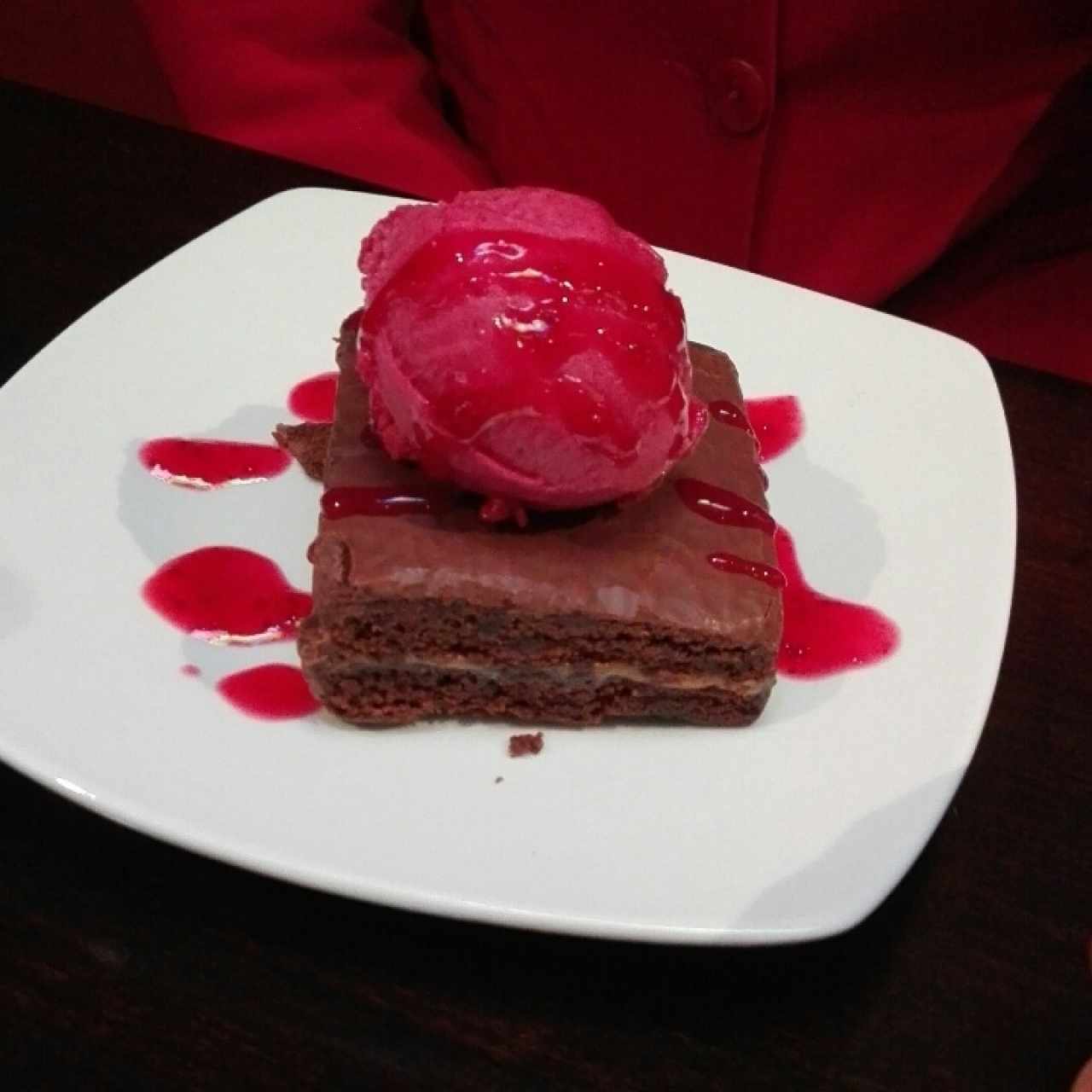 Brownie con helado de corozo