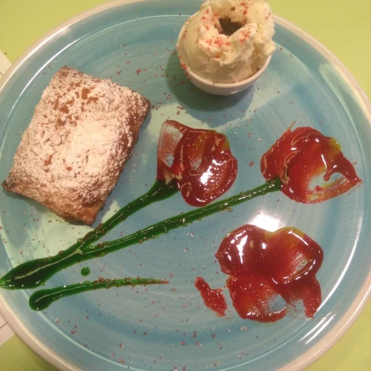 strudel de manzana con helado