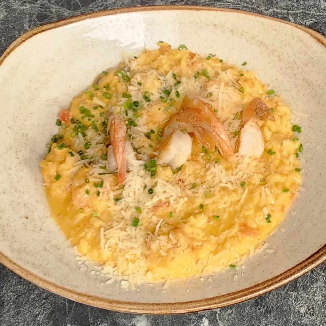 TOMAS (Risotto con Camarones, Langostinos, Champiñones y tomate)