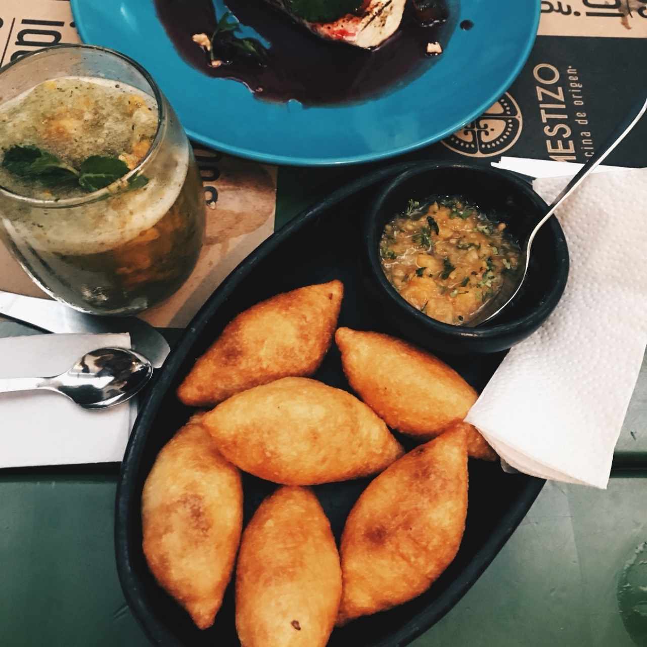 pasteles de yuca y lulada