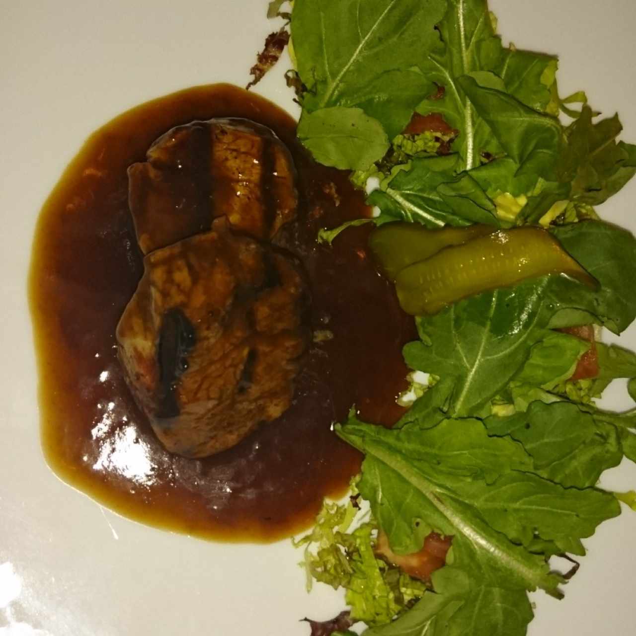 medallones de lomo en salsa de res