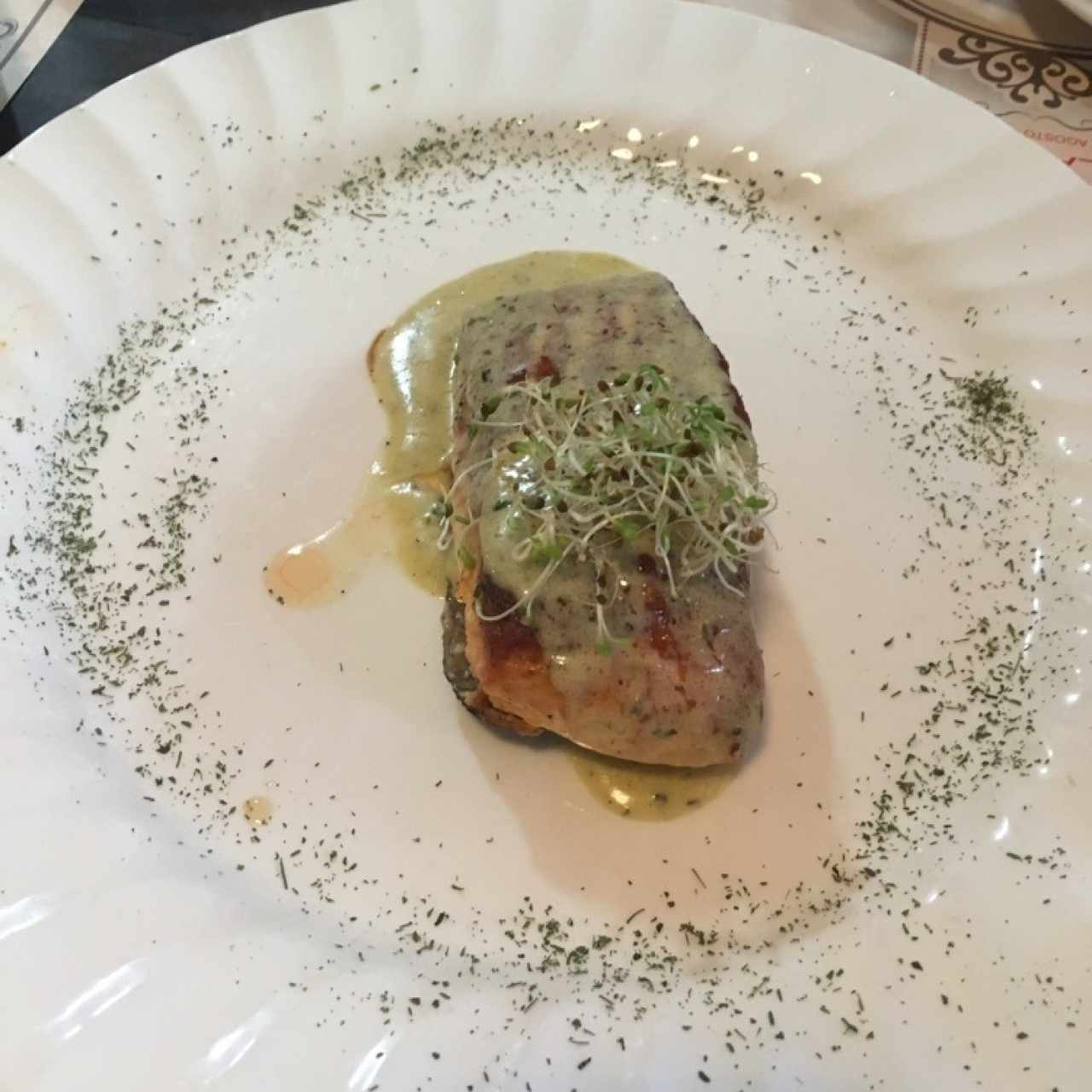 salmon a las finas hiervas 