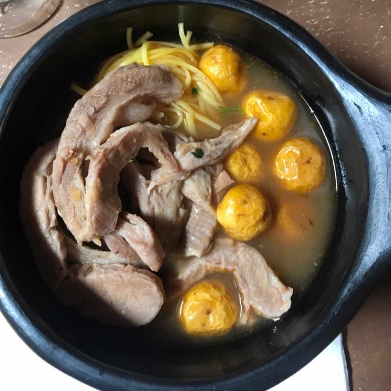 caldo de sobrebarriga