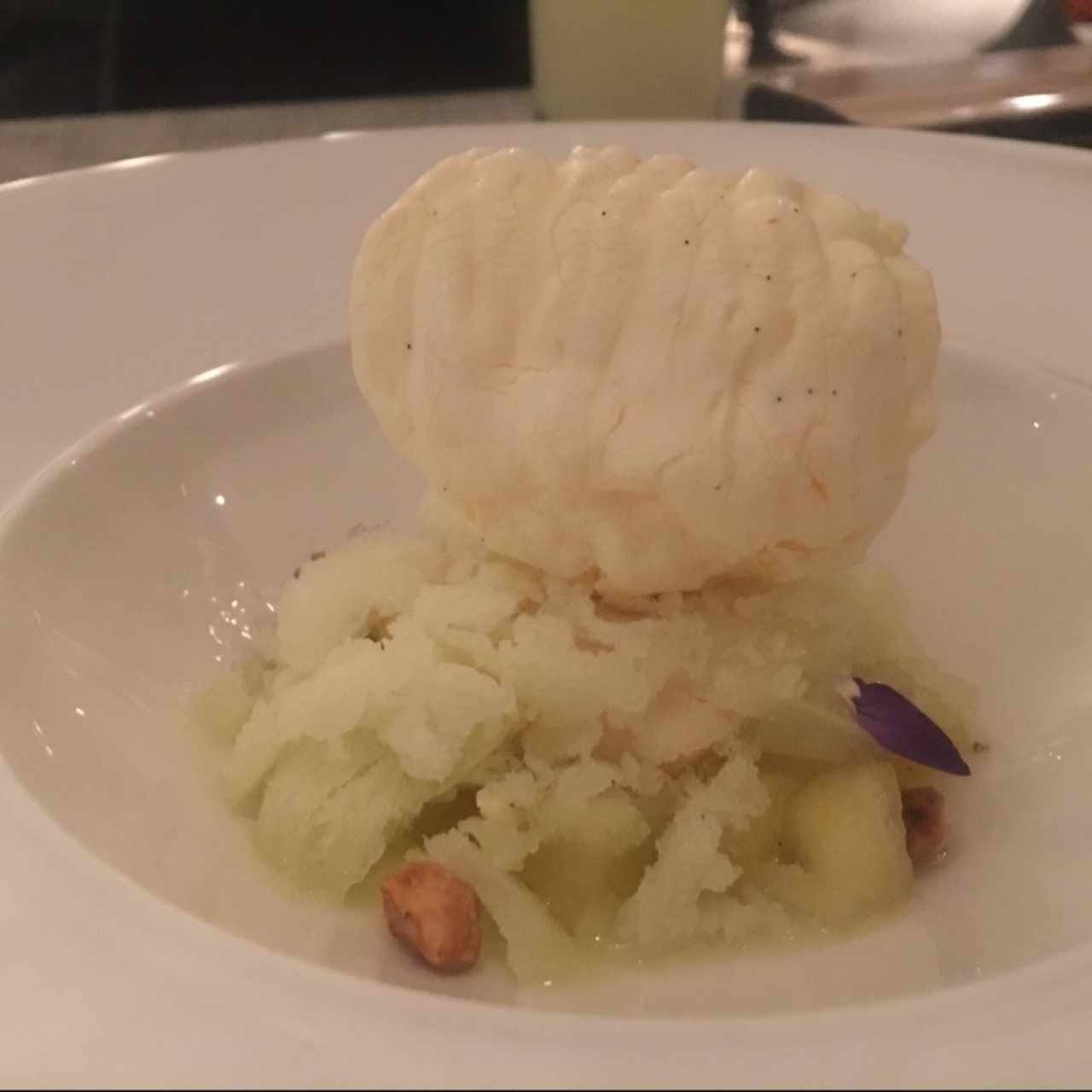postre de manzana caramelo y espuma nitrogenada