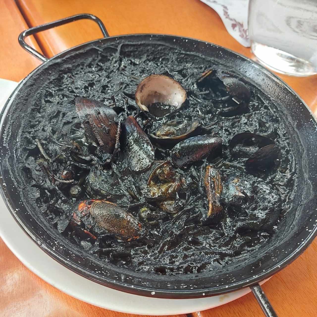 Fideua negra 