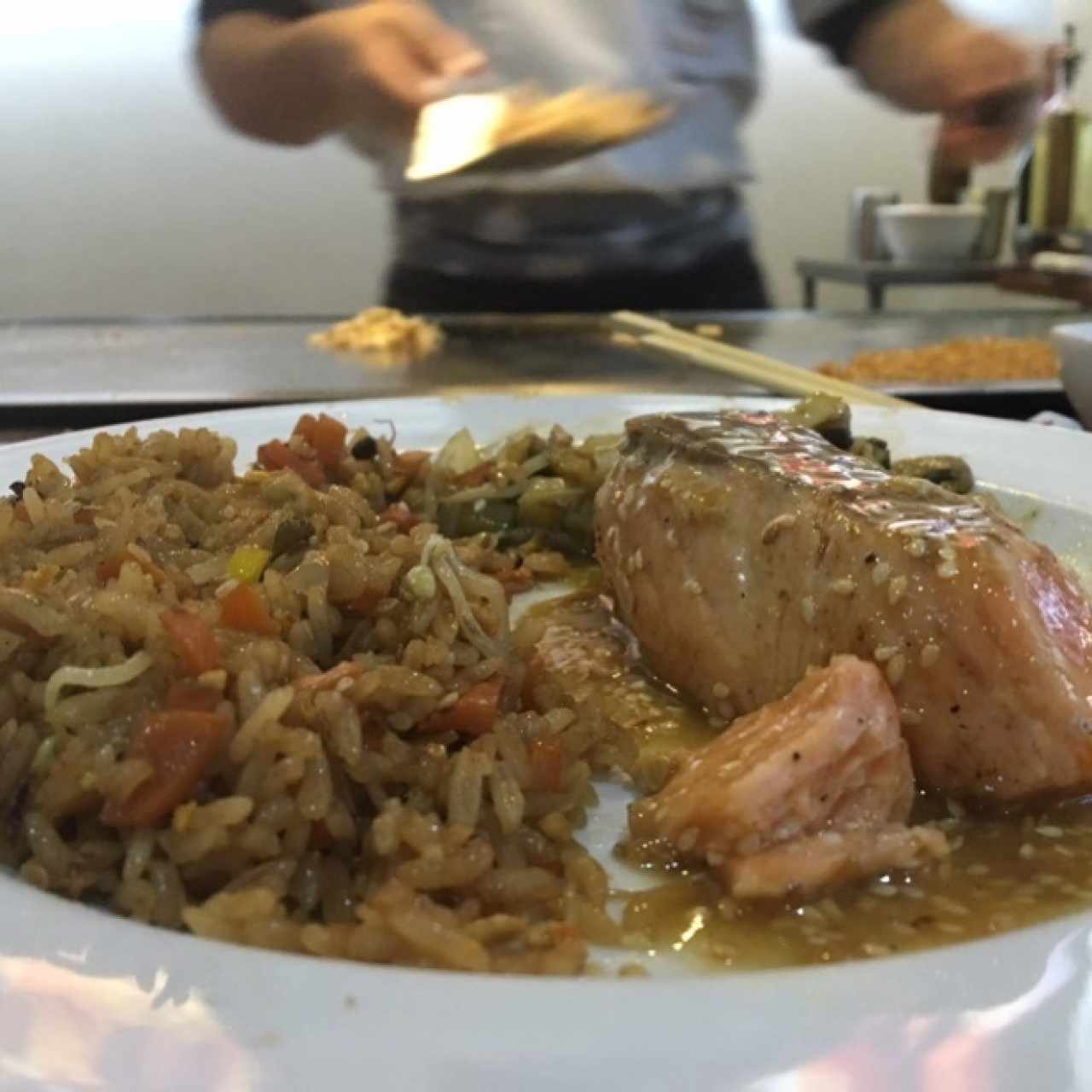 Salmón con arroz takuma