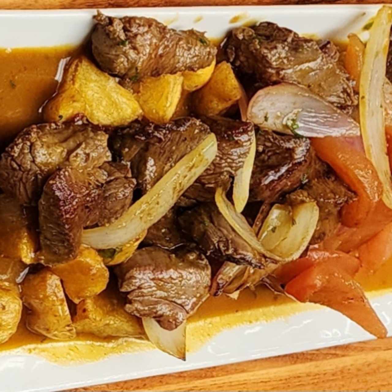 Lomo Saltado 