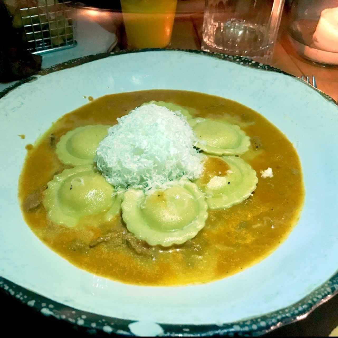 raviolis de platano y ragu de cordero