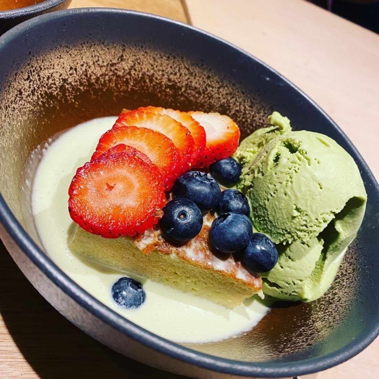 3 leches con helado matcha