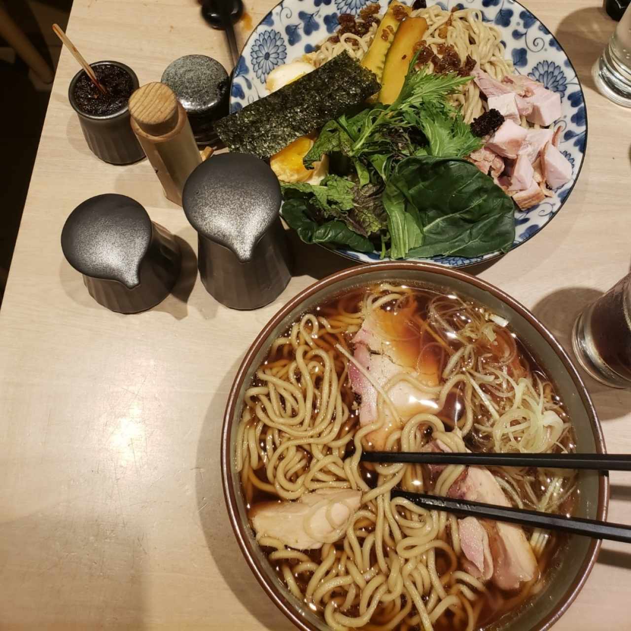 ramen seco y ramen de pollo y cerdo