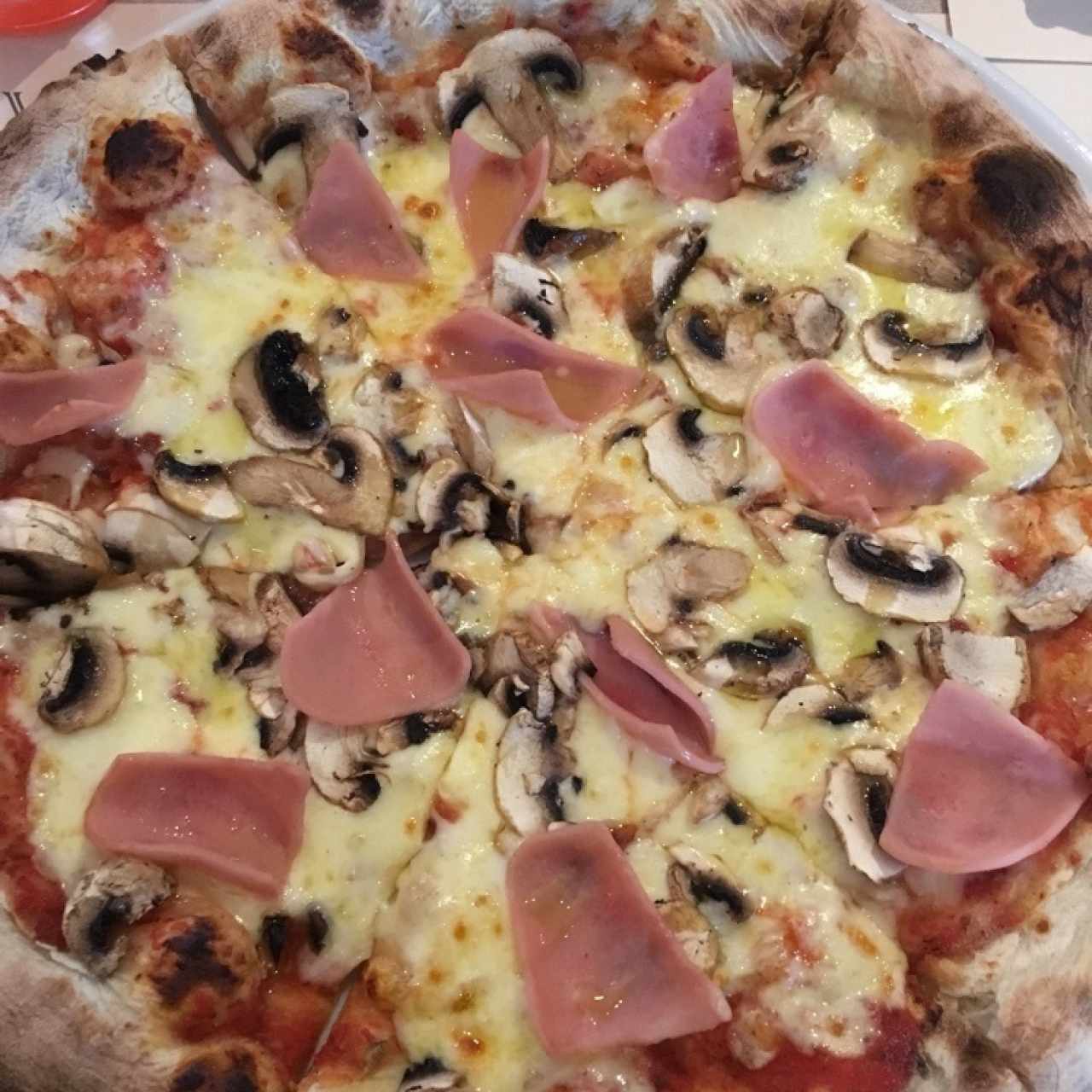 Pizza Prosciutto e funghi