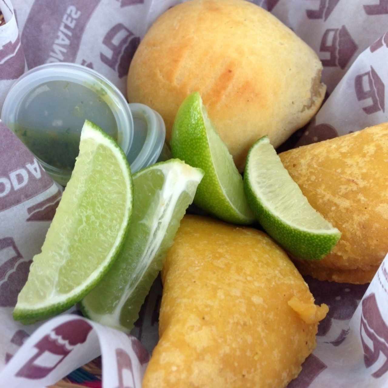 empanada y pan de yuca