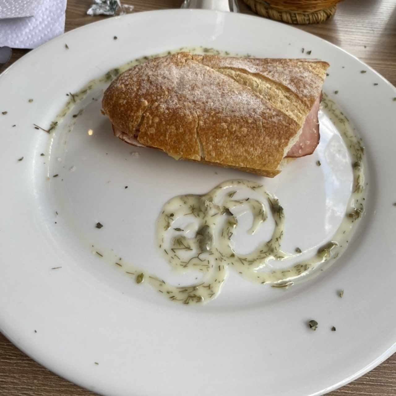 Sándwich jamon artesanal y queso