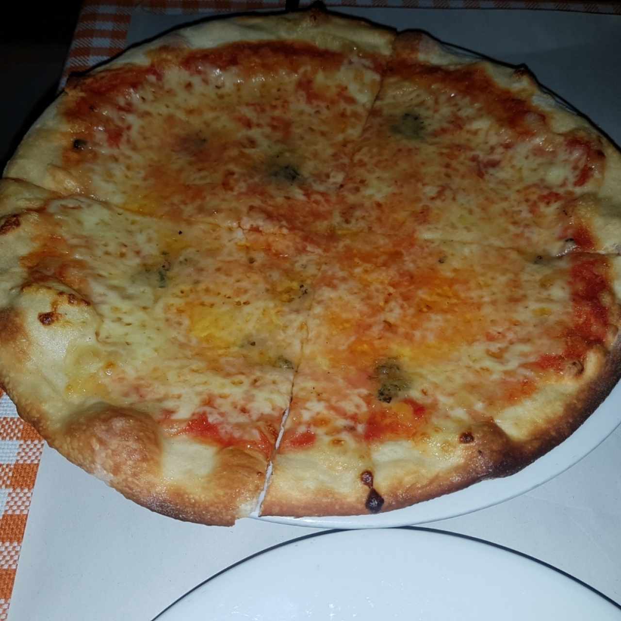 Pizza cuatro quesos