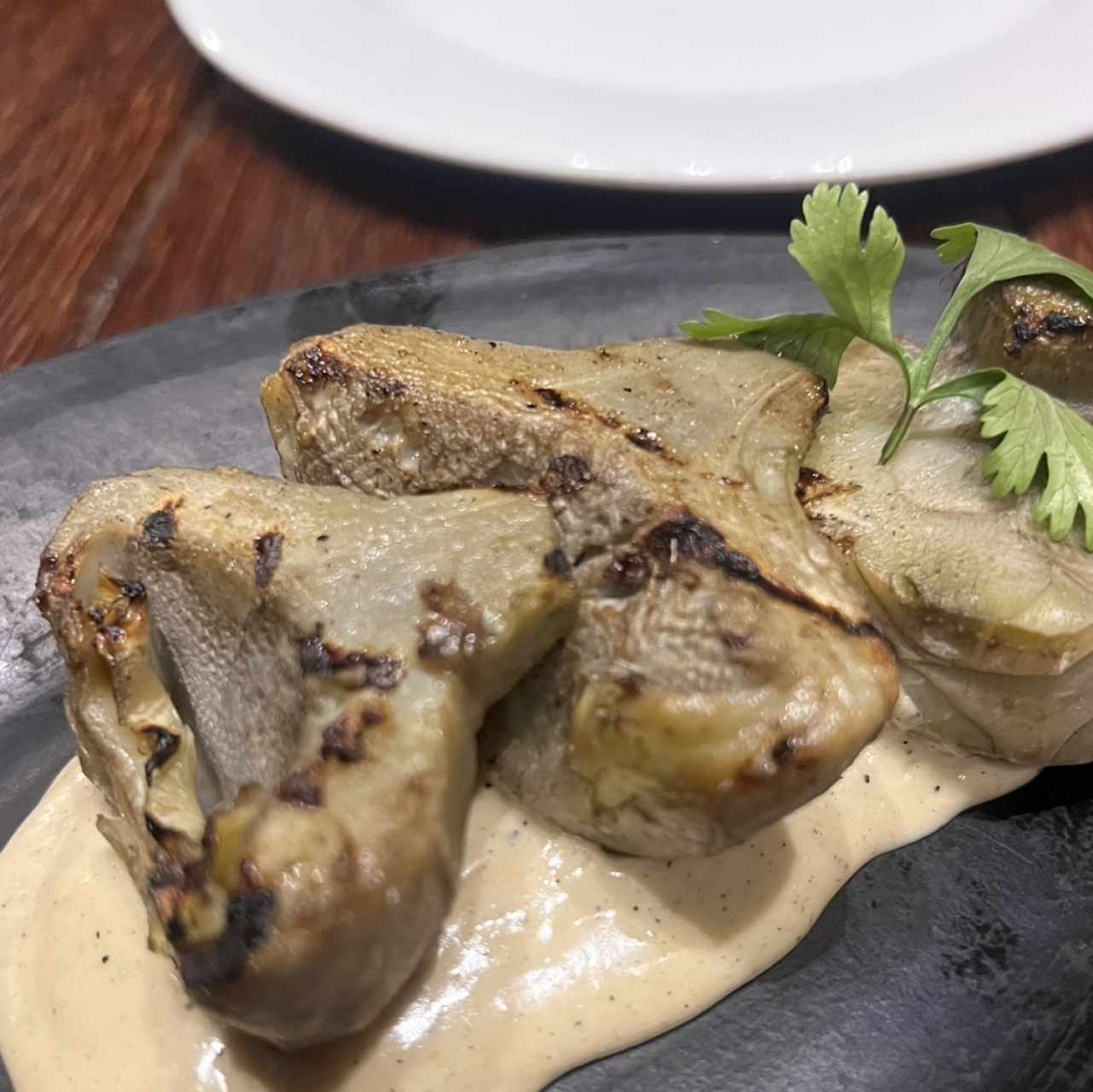Alcachofas con mayonesa de ajo 