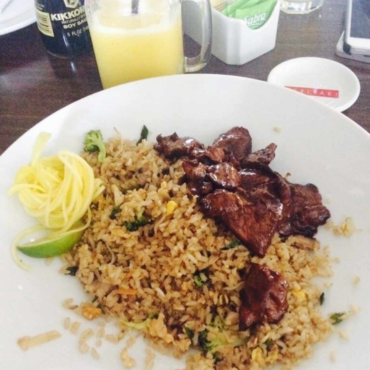 arroz con lomito teriyaki y jugo de mango biche!!!