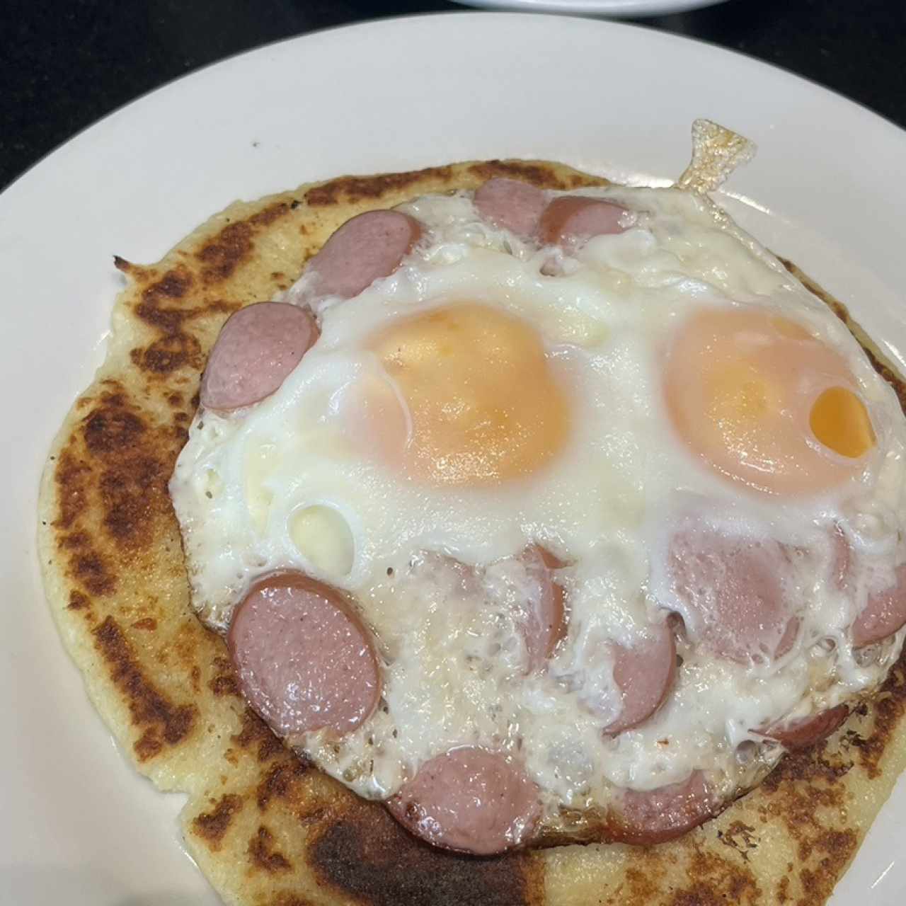 Huevos con salchica