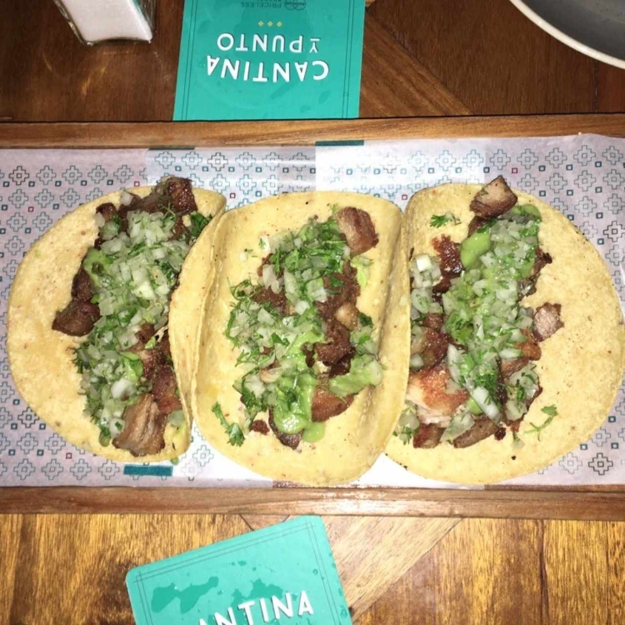 Taco de carnitas de chancho