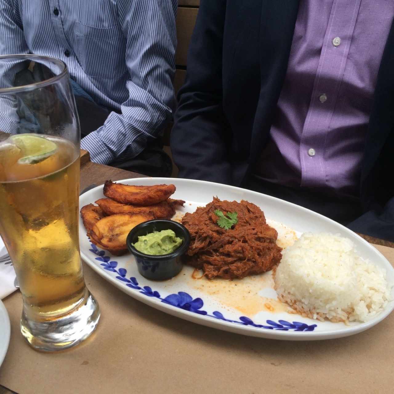 Ropa vieja, viene con frijol negro!