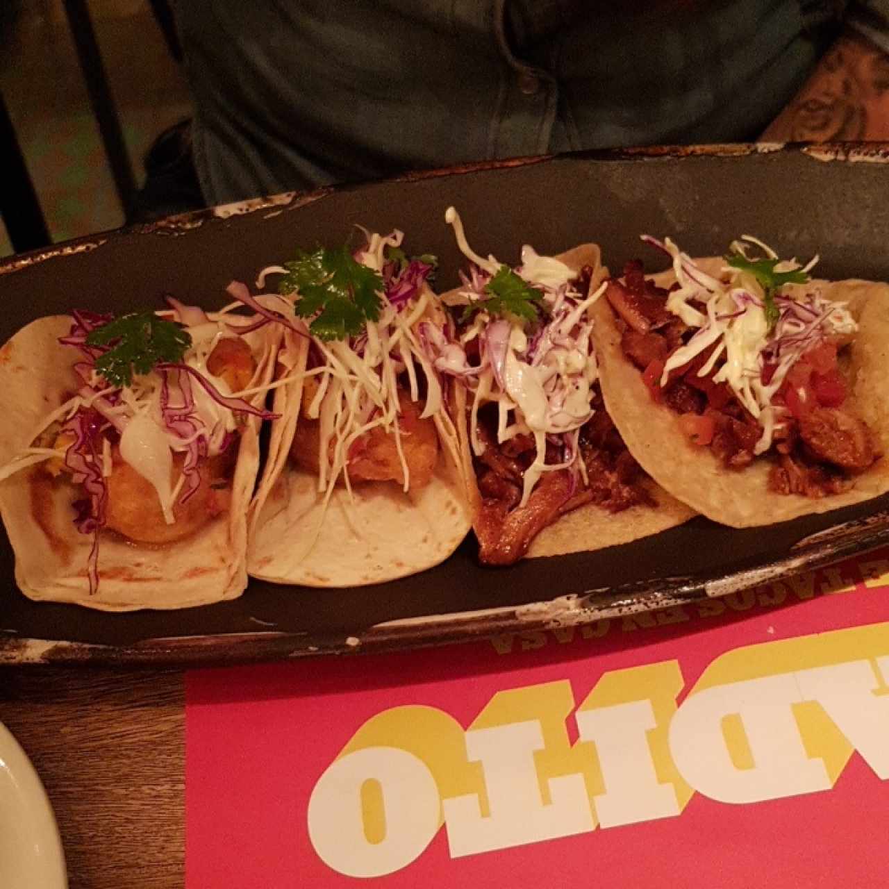 camarón crispy y costillas bbq