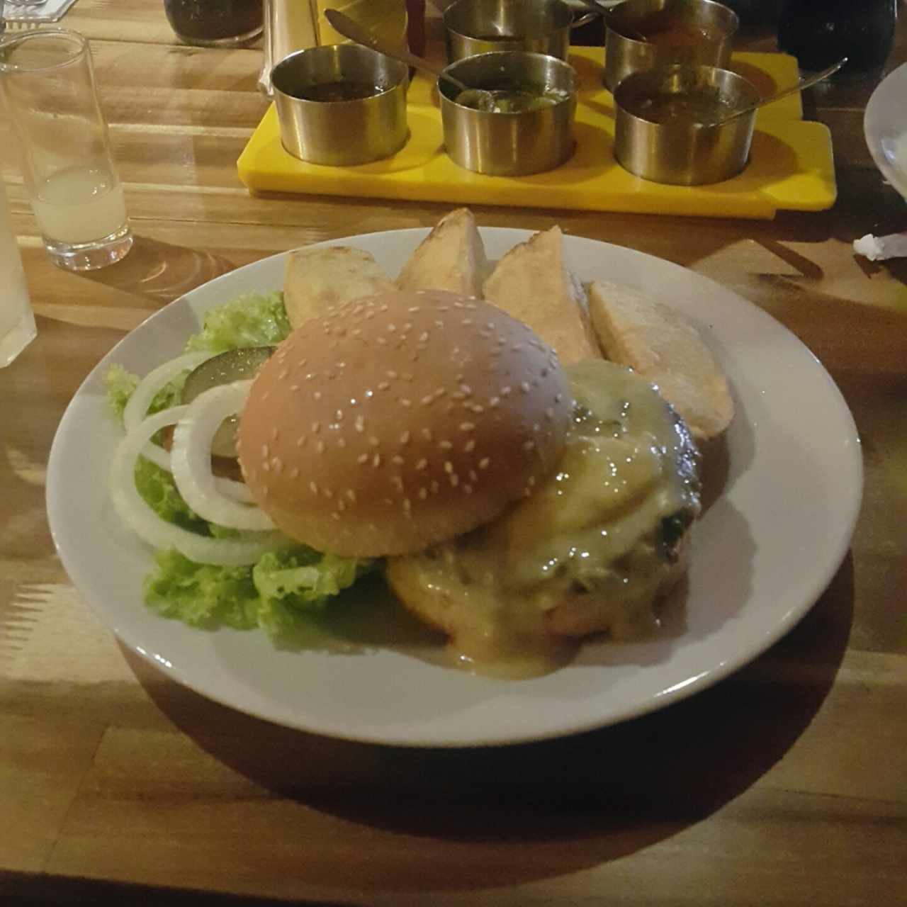 hamburgesa de tres quesos