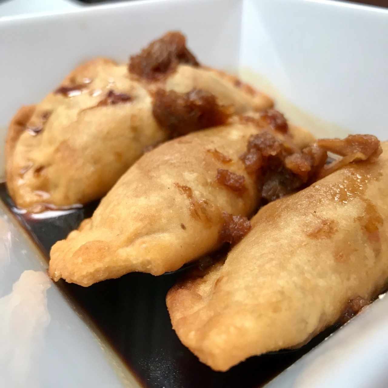 empanadas de camaron y cerdo