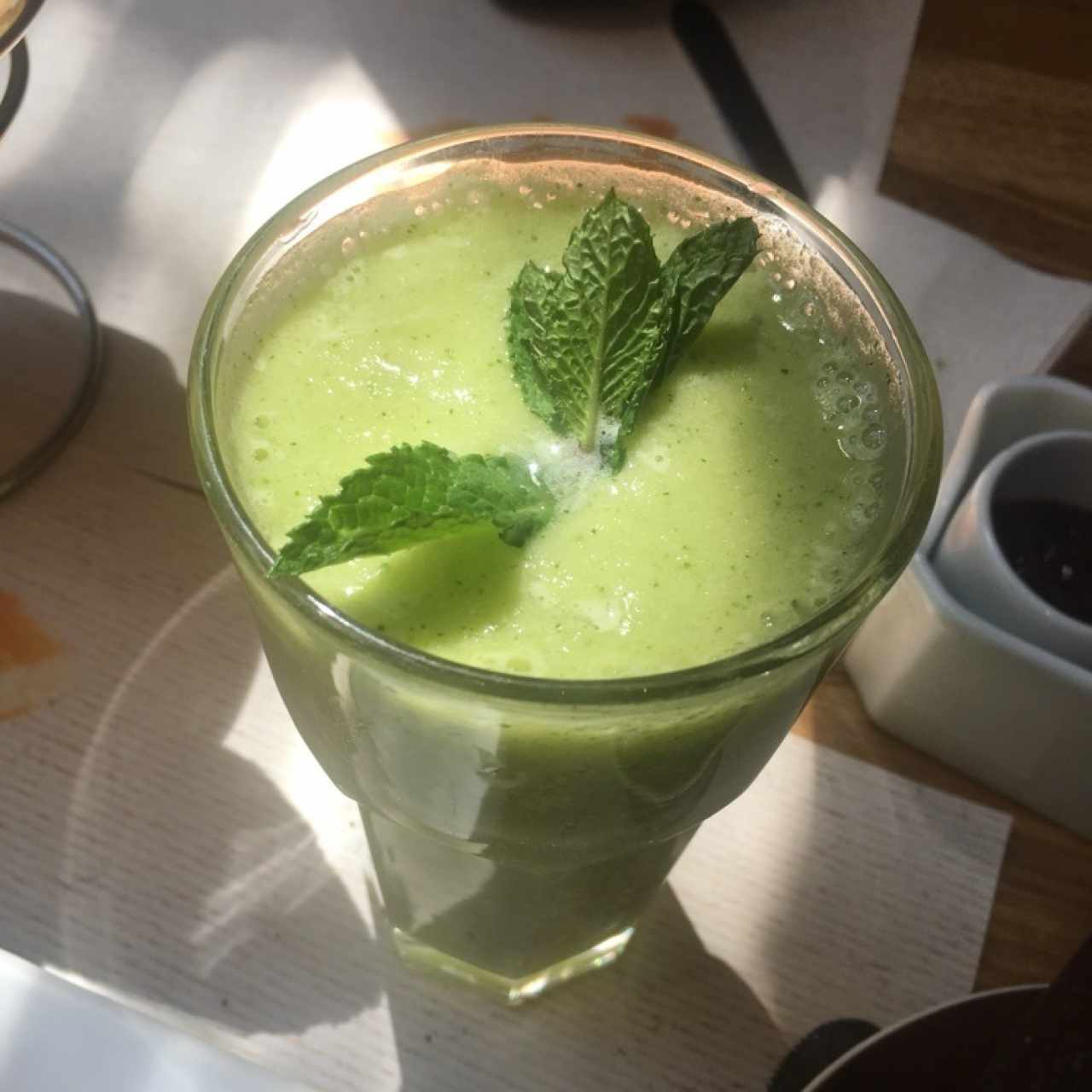 Jugo Piña, Jengibre y Hierbabuena 