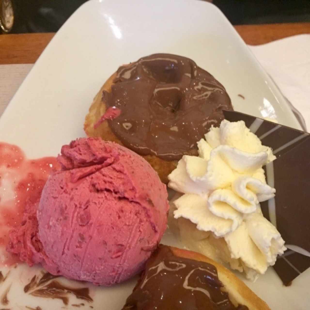 waffle con nutella y helado