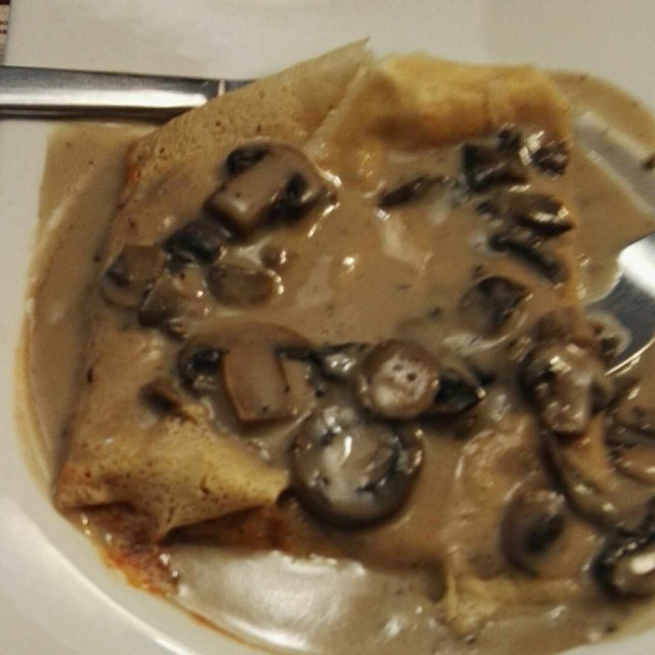 Crepes de champiñones a la boloñesa