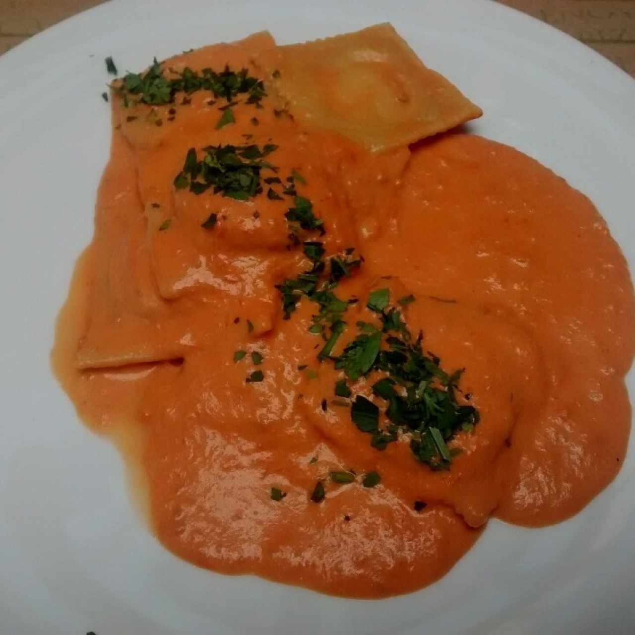 ravioli con salmon
