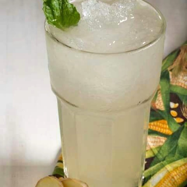 Limonada de hierbabuena y jengibre 