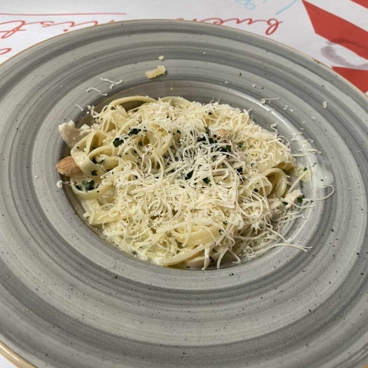 Pasta alfredo con pollo