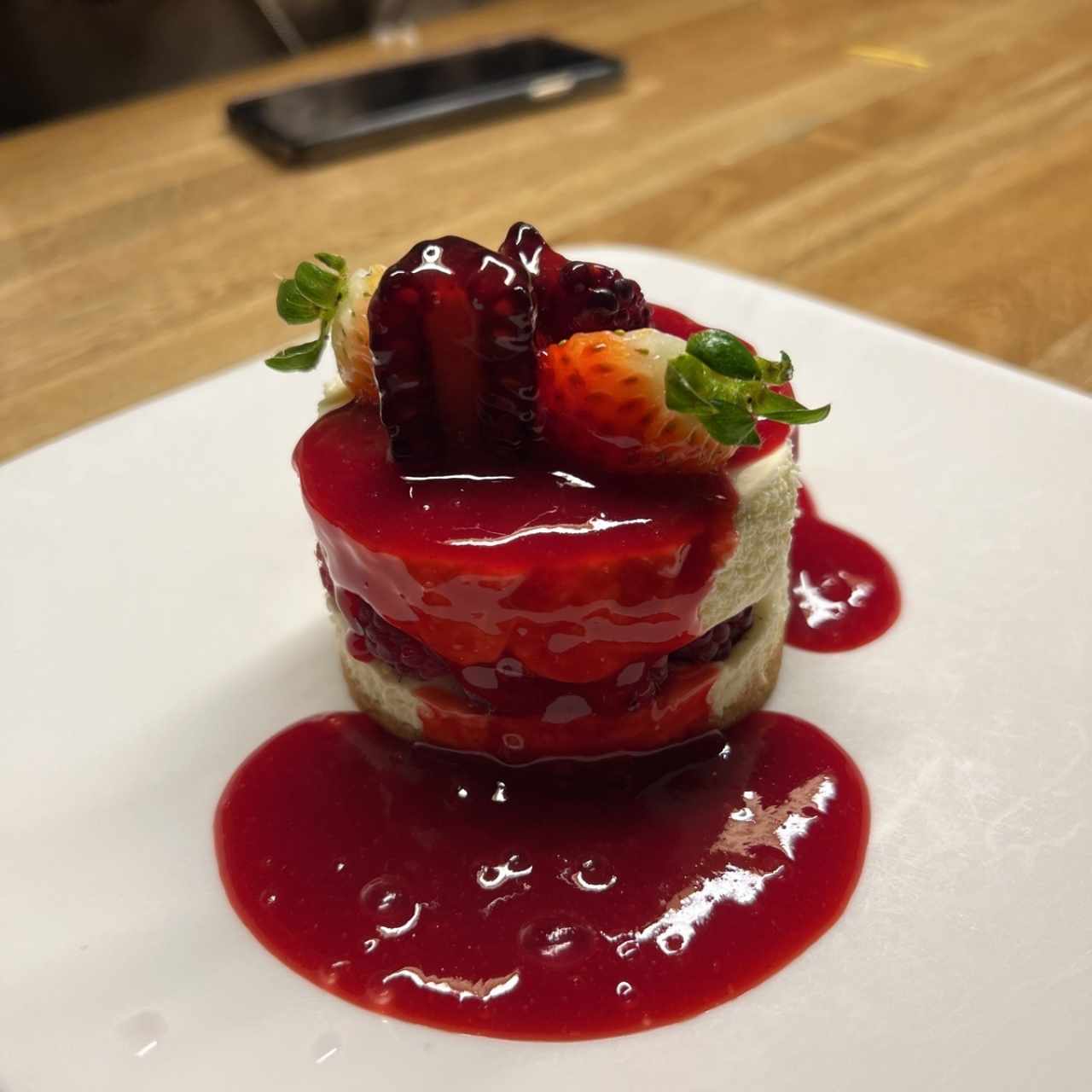 Cheesecake de frutas rojo