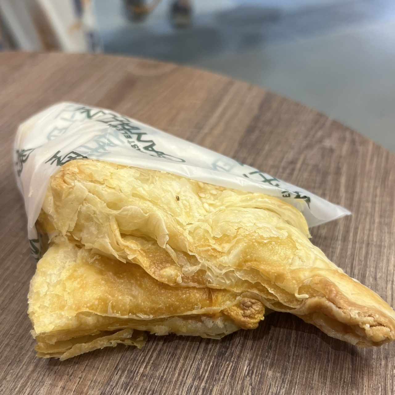 Empanada de queso amarillo 