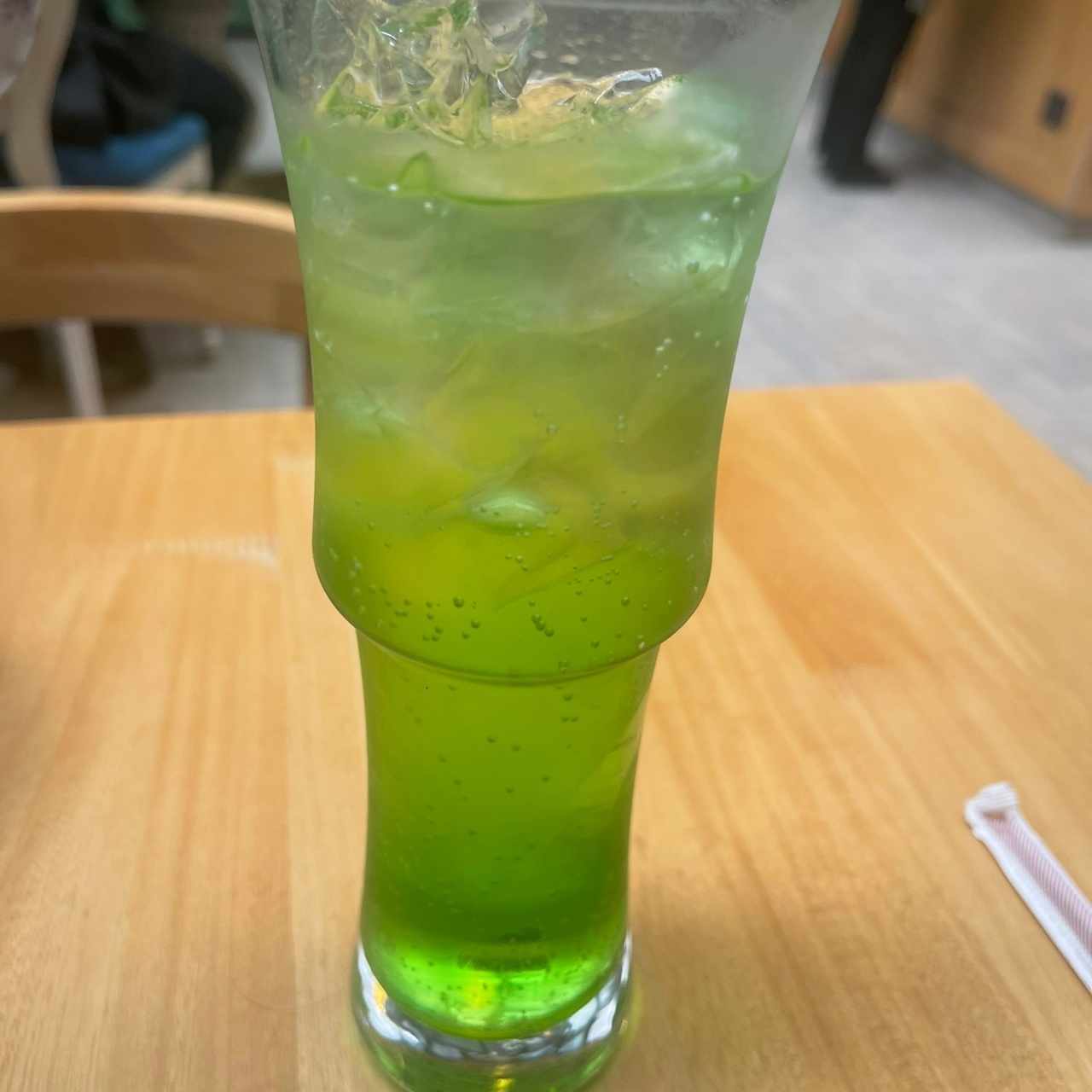 Manzana en cage paris 