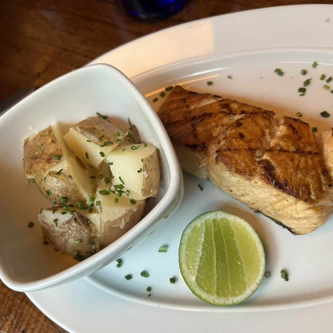 Salmón al Grill con papas al vapor