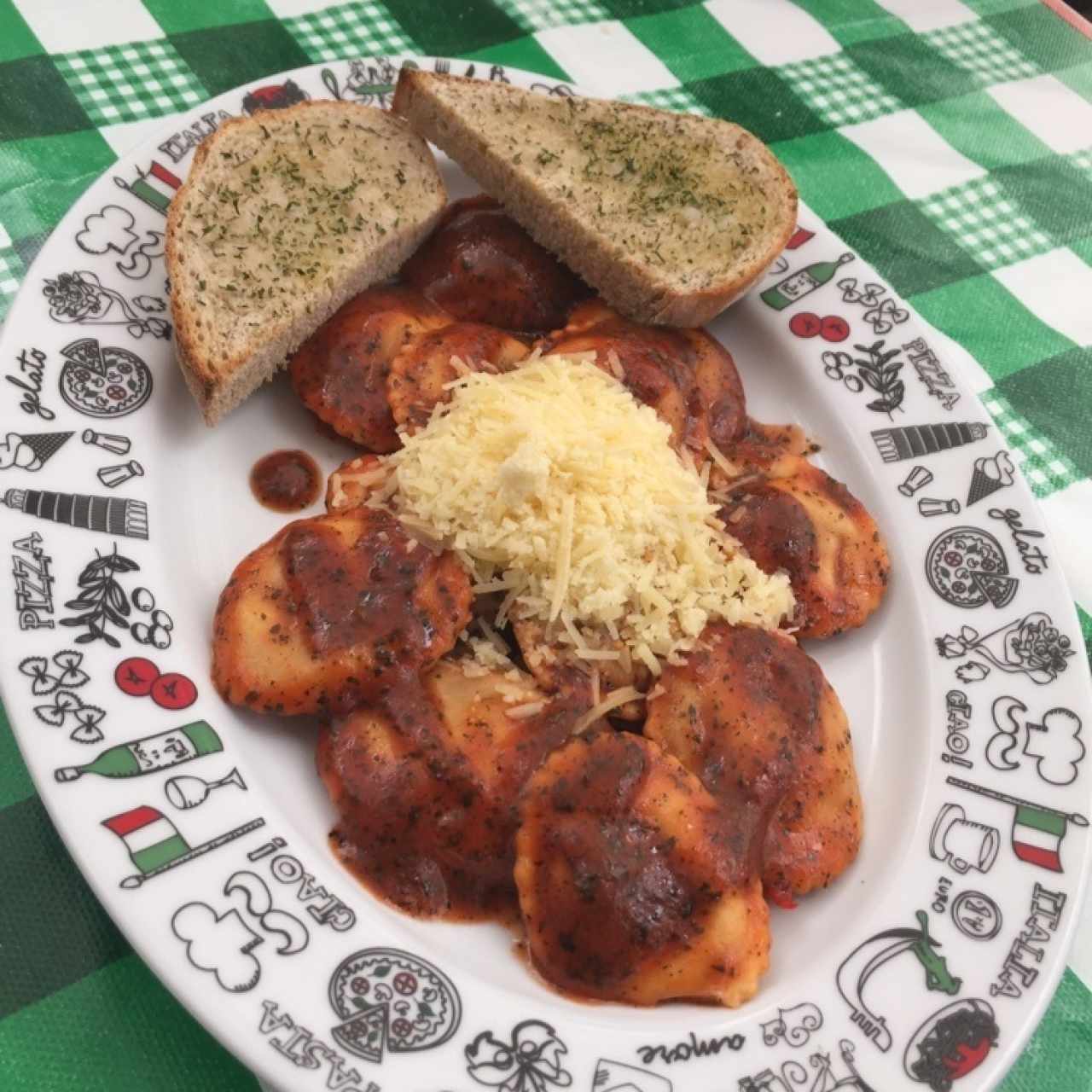 Raviolis de Carne a la Napolitana