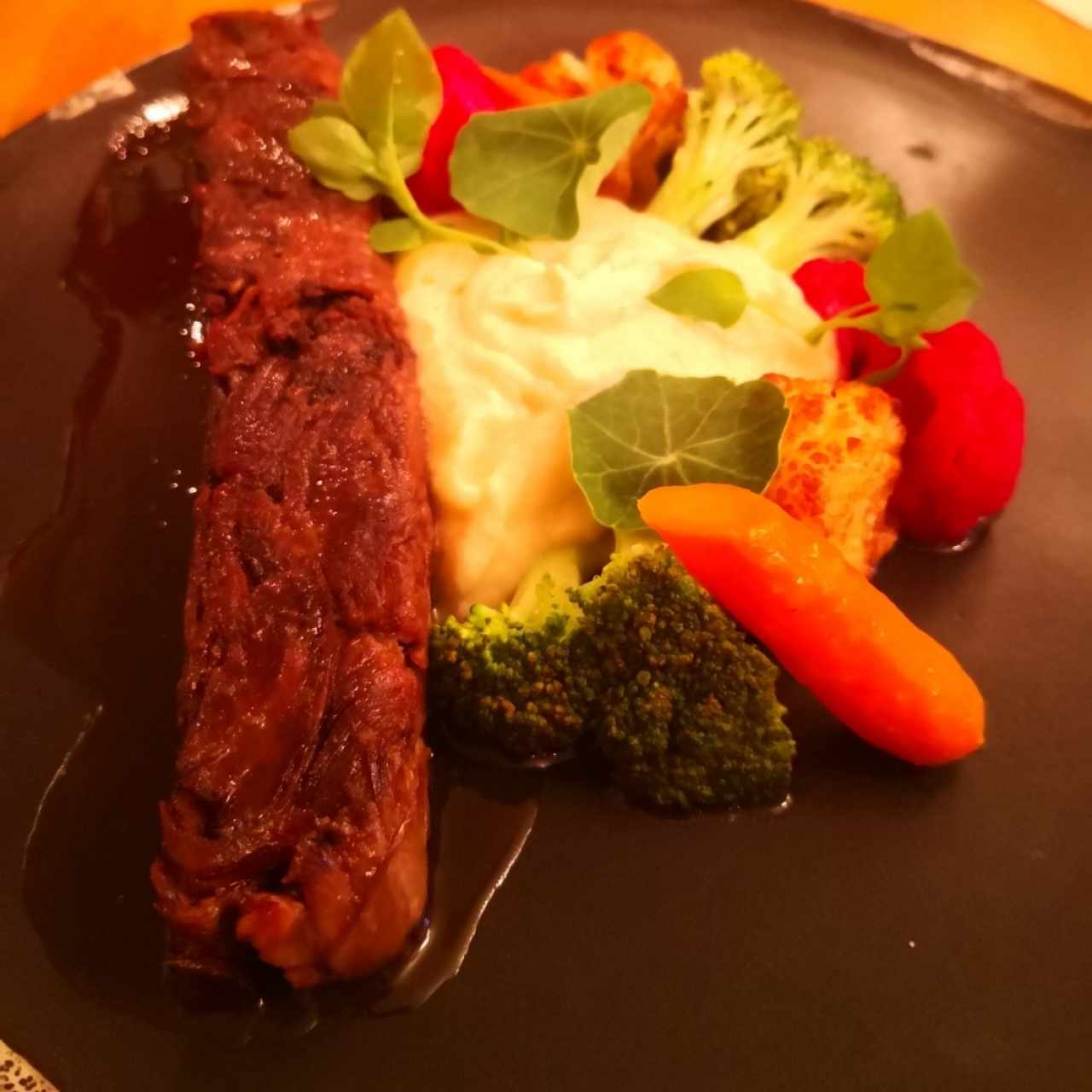 asado de tira en salsa de cerveza negra