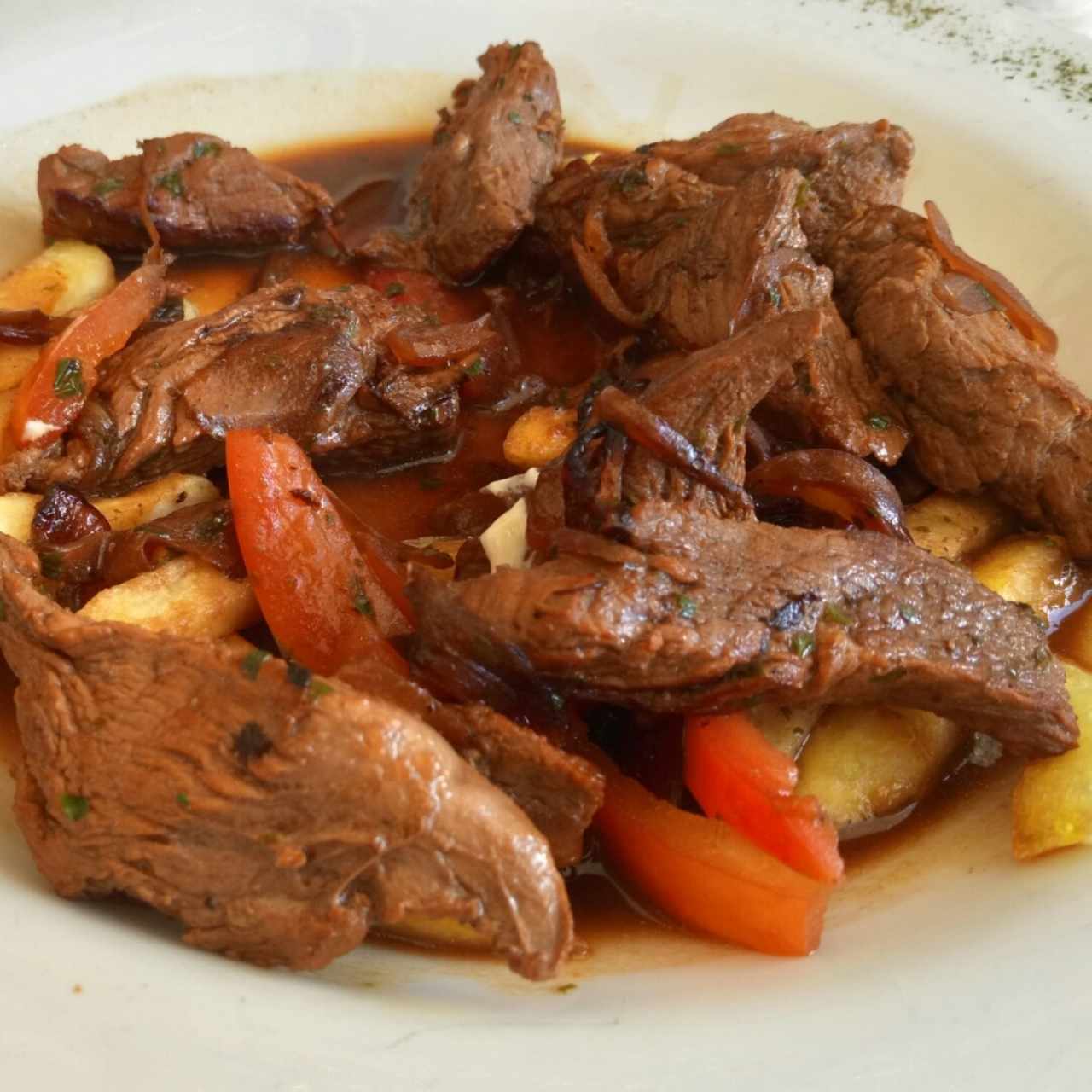 lomo saltado peruano 