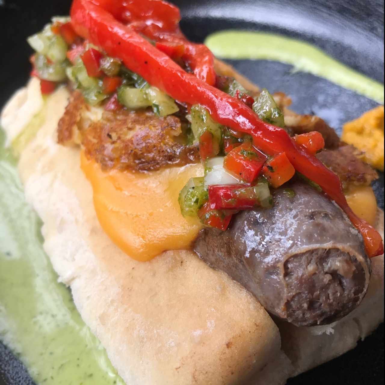 Perro Playa Blanca con adición de cheddar 