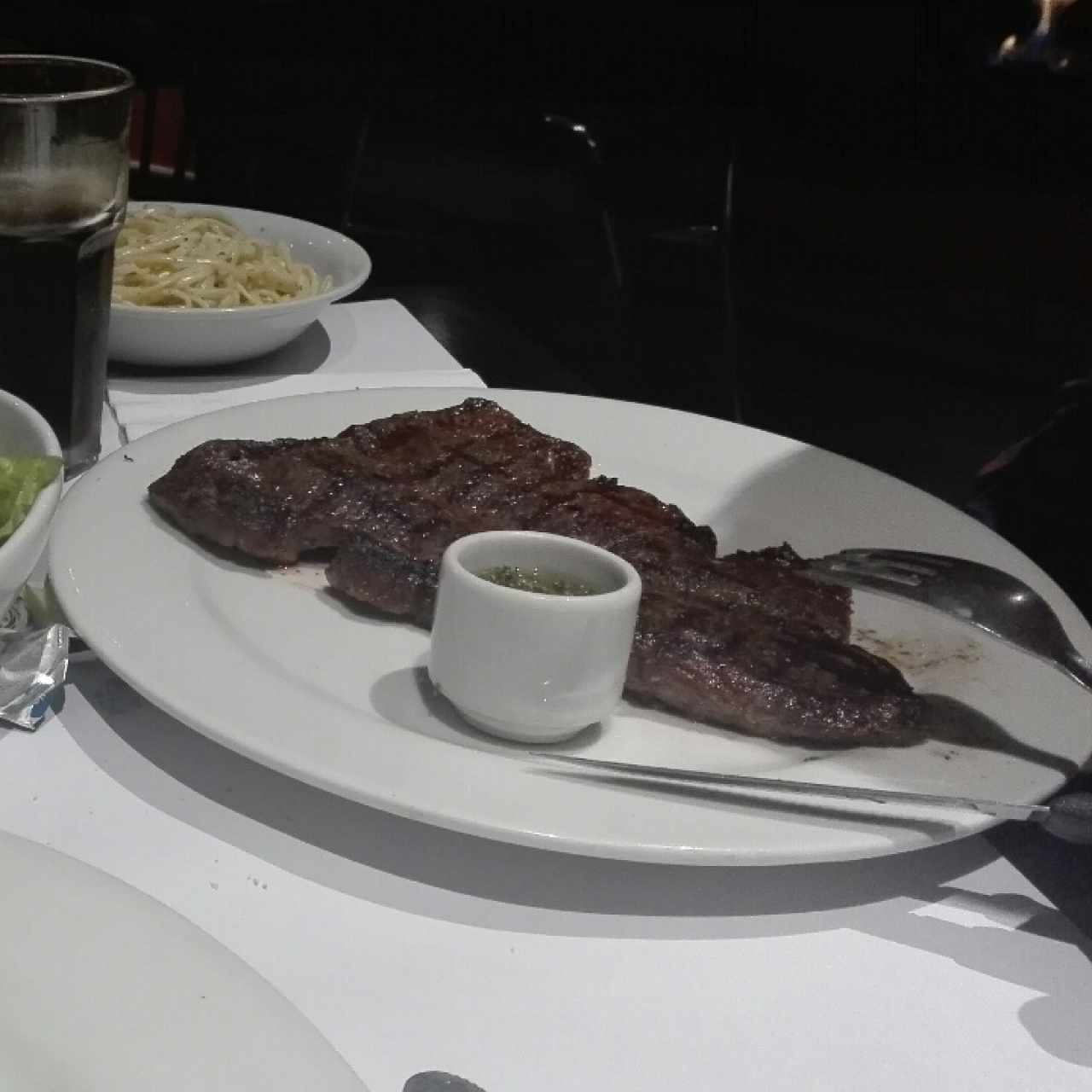 Punta de Anca 600 gr y Pasta Finas Hierbas