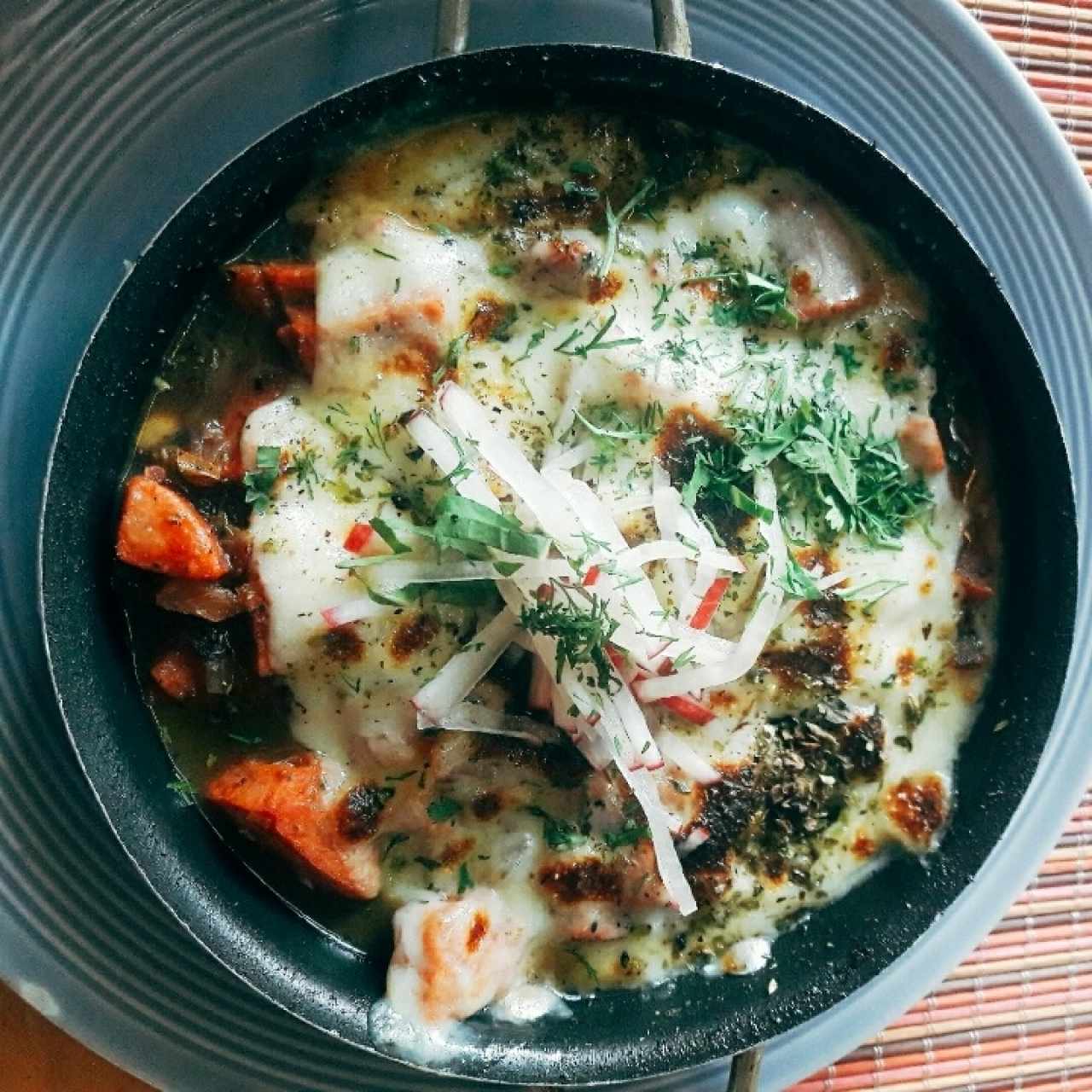 Chorizo con queso