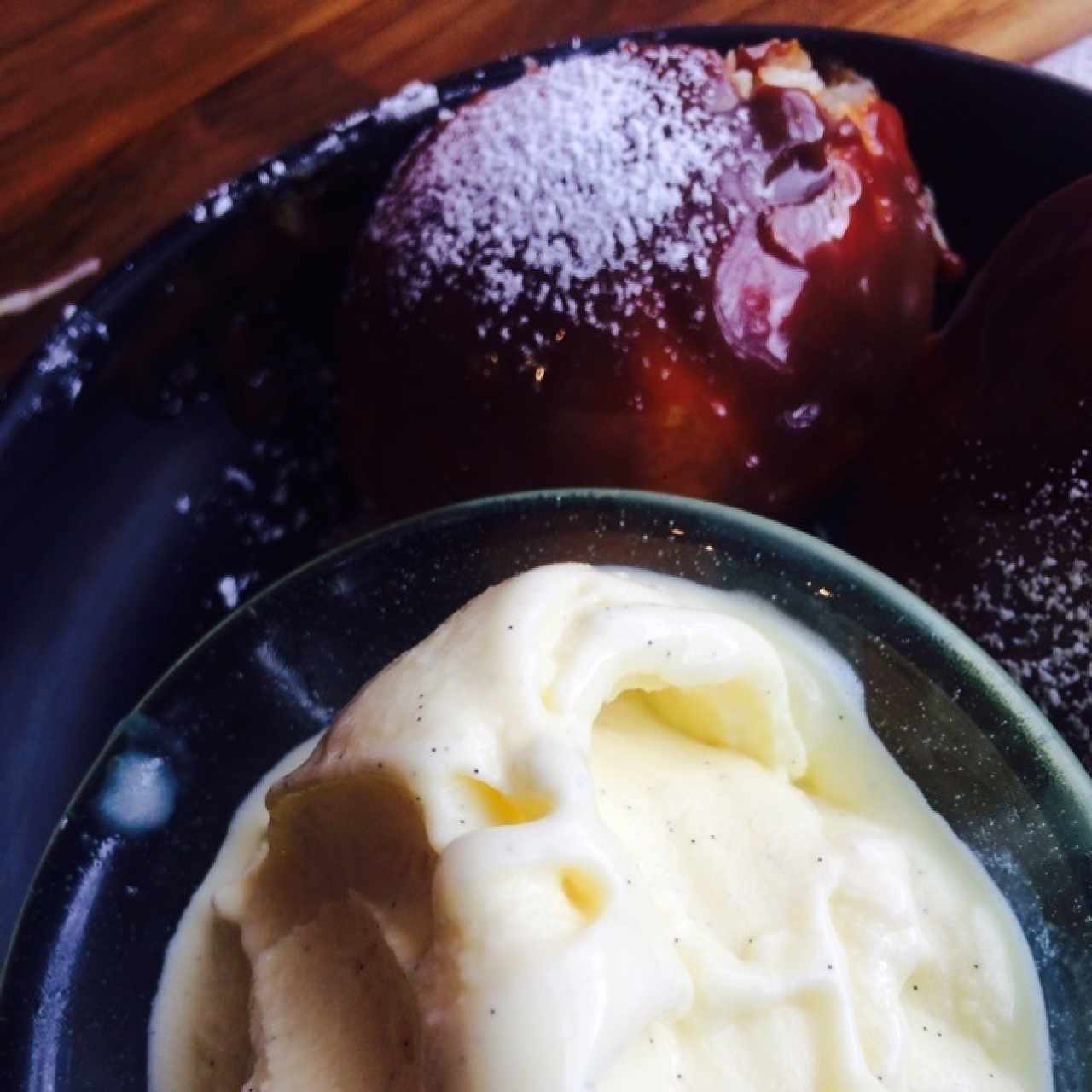 Dona de arequipe con helado